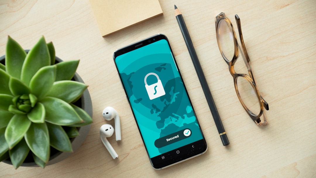 Så skyddar du dig mot cyberbrott – enkelt och säkert illustration